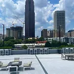 Midtown Beautiful Luxury Apartment